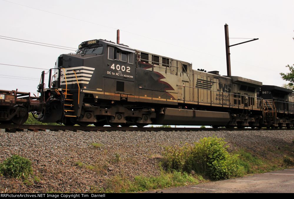 NS 4002 on 26T